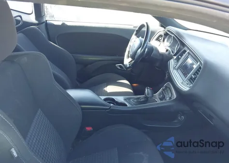 2022 Dodge Challenger Gt z USA, uszkodzony, nr VIN 2C3CDZJG2NH140396